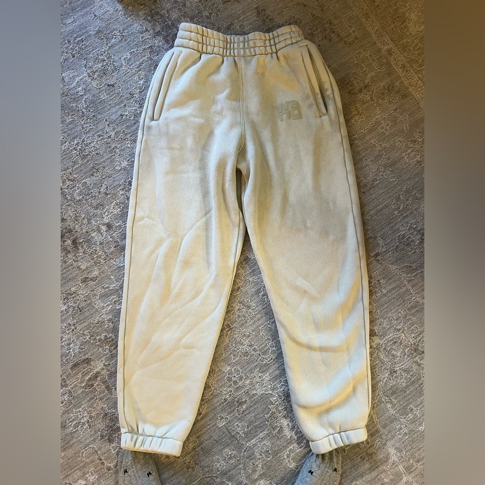 Alexander Wang Sweatpants
Color:ice grey
New with tag, never worn
Size XS